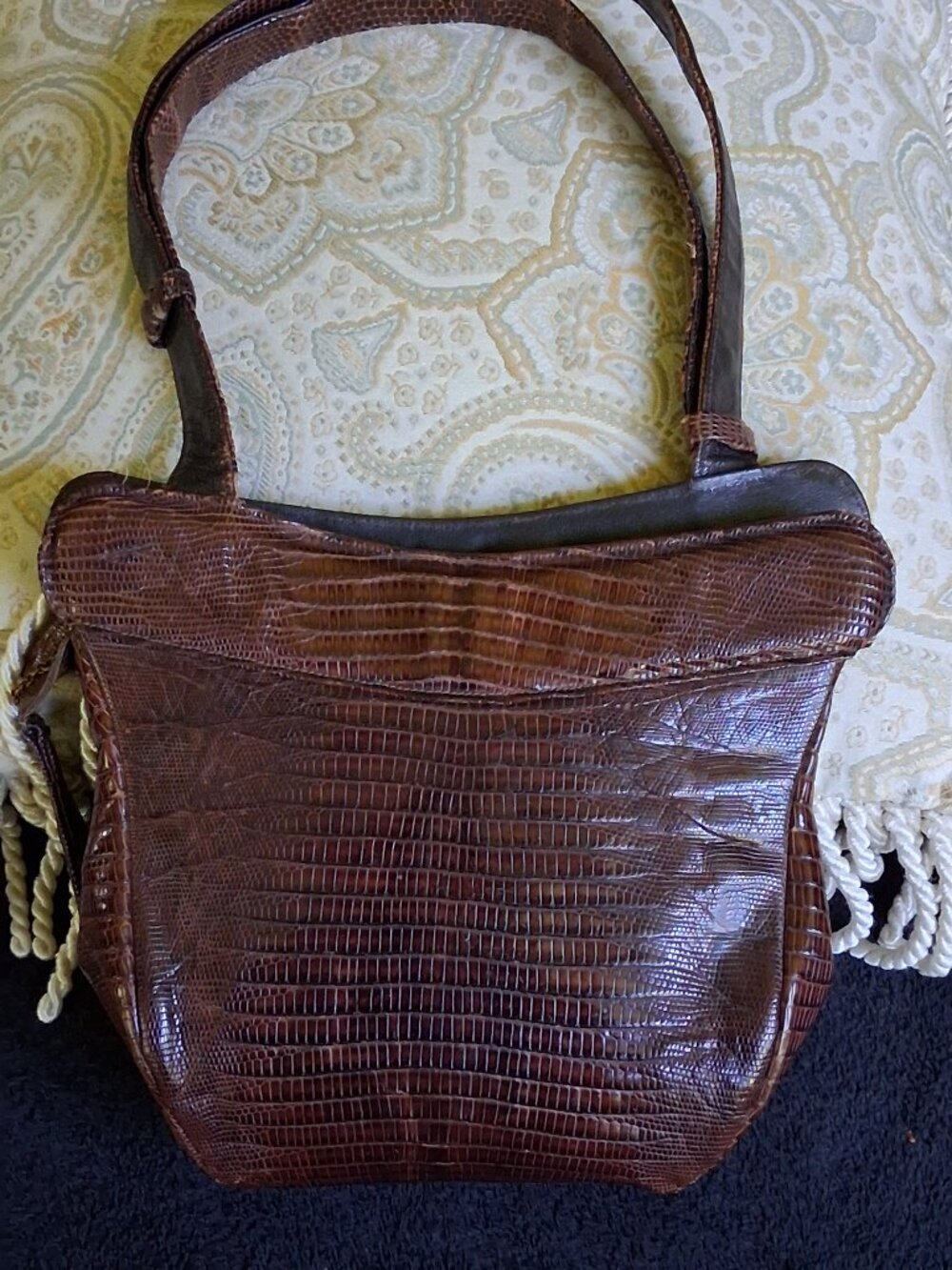 ✨ Vintage Deitsch Embossed Leather Shoulder Bag Set — Coin Purse, Mirror & Comb